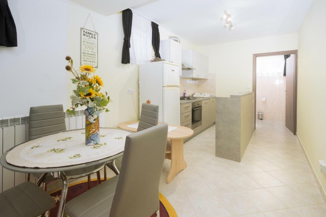 Apartment Zlatko *