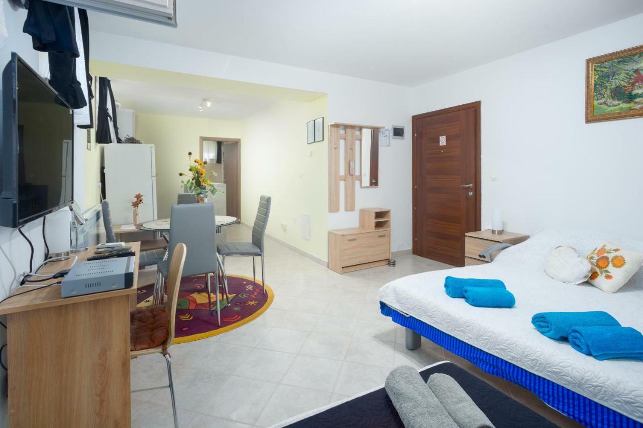 Zlatko Apartment *