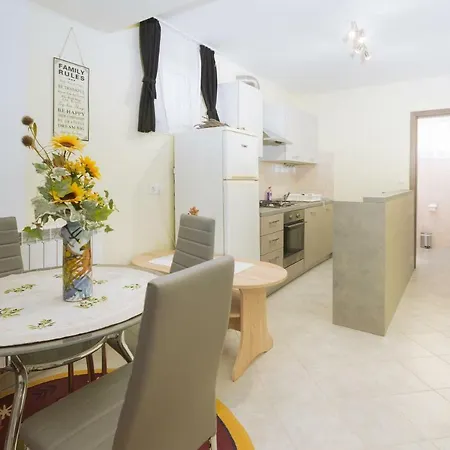 Apartment Zlatko Rovinj Exterior photo
